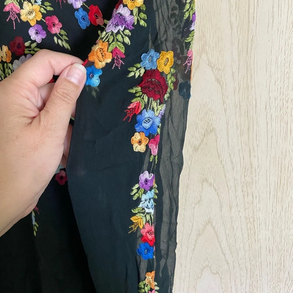 Gorgeous Floral Embroidered Black Blouse Salon Barbarita Bogata Columbia Sz Sm - Picture 7 of 12
